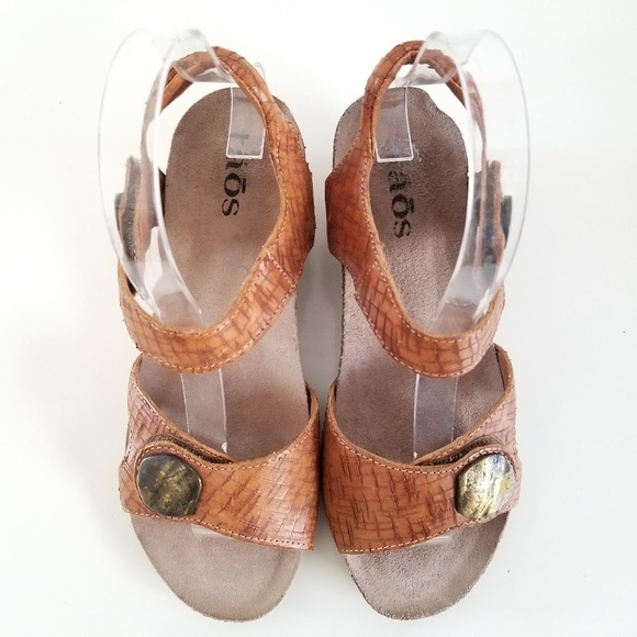 Taos Score Brown Wedge Strap Sandal Open Toe Shoes - Picture 6 of 12
